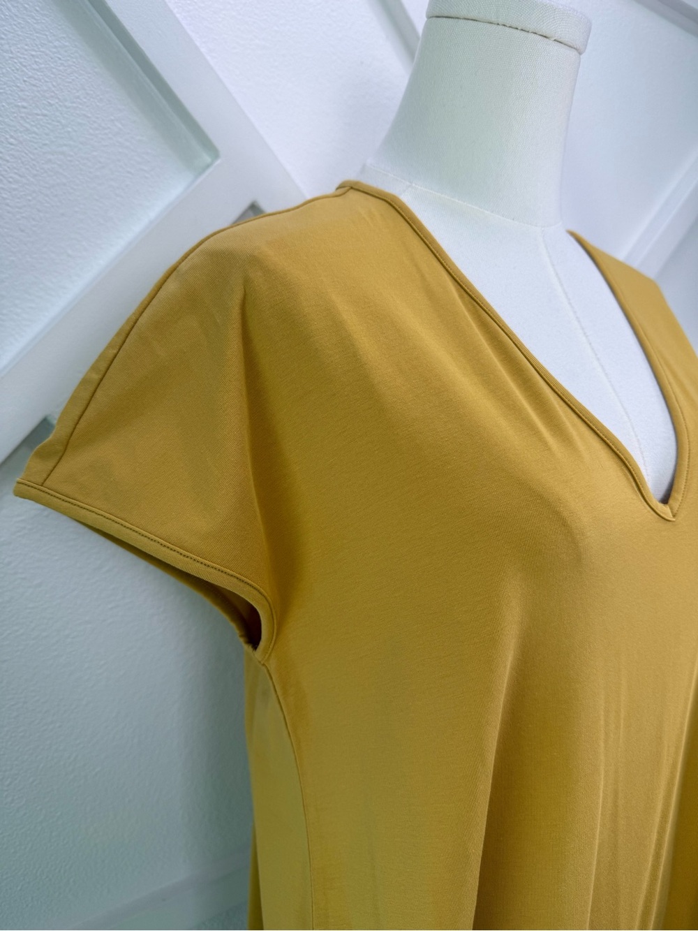 NWT Universal Standard Iconic Geneva V-Neck Dress In Honey Mustard Size XS US L - Picture 5 of 13